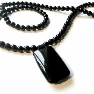 Movem Magic Controler Necklace close up